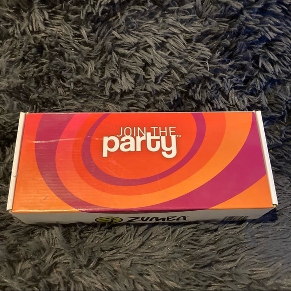 Zumba DVD set with shakers - Picture 3 of 11